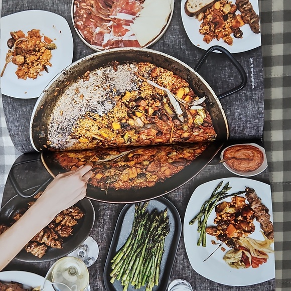 NBU Hardcover Cúrate - Authentic Spanish Food from an American Kitchen - Picture 4 of 4